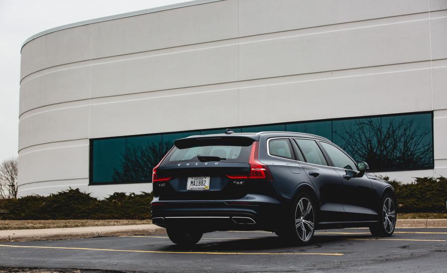  Volvo V60 T6 Inscription 2018 года  (NA) (фото 7 из 27)